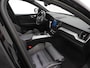 Volvo XC60 B5 250PK R-Design | Lounge Pack | 21" | Trekhaak | Park Assist Pack