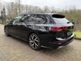 Volkswagen Golf Variant 1.5 eTSI R-Line | Pano | IQ-Light | Camera | Adaptive | CarPlay |