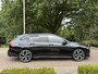 Volkswagen Golf Variant 1.5 eTSI R-Line | Pano | IQ-Light | Camera | Adaptive | CarPlay |