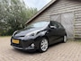 Toyota Yaris 1.5 Full Hybrid Dynamic | Climate | Cruise | Keyless | Camera | All seasons | Top auto!!
