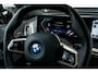 BMW iX xDrive40 Sportpakket | Panorama | 4-Wielbest. | Harman/Kardon | Driving Ass. Professional | 360° | Soft-Close | Trekhaak | 22' Inch |