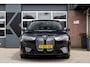 BMW iX xDrive40 Sportpakket | Panorama | 4-Wielbest. | Harman/Kardon | Driving Ass. Professional | 360° | Soft-Close | Trekhaak | 22' Inch |