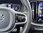 Volvo XC60 2.0 Recharge T8 AWD R-Design PLUG-IN HYBRIDE | SOH 89% | PANORAMADAK | ELEKTR. TREKHAAK | LEDER | CAMERA | HARMAN KARDON | MEMORY SEATS | 21" LMV | WINTERPAKKET STOEL + STUURVERWARMING || RIJKLAAR | 12 MND BOVAG GARANTIE |