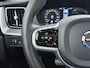 Volvo XC60 2.0 Recharge T8 AWD R-Design PLUG-IN HYBRIDE | SOH 89% | PANORAMADAK | ELEKTR. TREKHAAK | LEDER | CAMERA | HARMAN KARDON | MEMORY SEATS | 21" LMV | WINTERPAKKET STOEL + STUURVERWARMING || RIJKLAAR | 12 MND BOVAG GARANTIE |