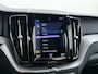 Volvo XC60 2.0 Recharge T8 AWD R-Design PLUG-IN HYBRIDE | SOH 89% | PANORAMADAK | ELEKTR. TREKHAAK | LEDER | CAMERA | HARMAN KARDON | MEMORY SEATS | 21" LMV | WINTERPAKKET STOEL + STUURVERWARMING || RIJKLAAR | 12 MND BOVAG GARANTIE |