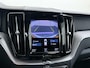 Volvo XC60 2.0 Recharge T8 AWD R-Design PLUG-IN HYBRIDE | SOH 89% | PANORAMADAK | ELEKTR. TREKHAAK | LEDER | CAMERA | HARMAN KARDON | MEMORY SEATS | 21" LMV | WINTERPAKKET STOEL + STUURVERWARMING || RIJKLAAR | 12 MND BOVAG GARANTIE |