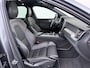 Volvo XC60 2.0 Recharge T8 AWD R-Design PLUG-IN HYBRIDE | SOH 89% | PANORAMADAK | ELEKTR. TREKHAAK | LEDER | CAMERA | HARMAN KARDON | MEMORY SEATS | 21" LMV | WINTERPAKKET STOEL + STUURVERWARMING || RIJKLAAR | 12 MND BOVAG GARANTIE |