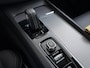 Volvo XC60 2.0 Recharge T8 AWD R-Design PLUG-IN HYBRIDE | SOH 89% | PANORAMADAK | ELEKTR. TREKHAAK | LEDER | CAMERA | HARMAN KARDON | MEMORY SEATS | 21" LMV | WINTERPAKKET STOEL + STUURVERWARMING || RIJKLAAR | 12 MND BOVAG GARANTIE |