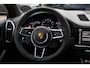 Porsche Cayenne Coupé 3.0 E-Hybrid / Trekhaak / Panoramadak / 360Camera / Head-up / Burmester / Softclose / Keyless / 21'' / Luchtvering / Nachtzicht / Carbon intr. / Sportdesign+Chrono / Stoelventilatie+Verwarming / Dodehoek