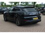 Porsche Cayenne Coupé 3.0 E-Hybrid / Trekhaak / Panoramadak / 360Camera / Head-up / Burmester / Softclose / Keyless / 21'' / Luchtvering / Nachtzicht / Carbon intr. / Sportdesign+Chrono / Stoelventilatie+Verwarming / Dodehoek