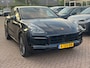 Porsche Cayenne Coupé 3.0 E-Hybrid / Trekhaak / Panoramadak / 360Camera / Head-up / Burmester / Softclose / Keyless / 21'' / Luchtvering / Nachtzicht / Carbon intr. / Sportdesign+Chrono / Stoelventilatie+Verwarming / Dodehoek