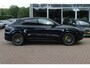 Porsche Cayenne Coupé 3.0 E-Hybrid / Trekhaak / Panoramadak / 360Camera / Head-up / Burmester / Softclose / Keyless / 21'' / Luchtvering / Nachtzicht / Carbon intr. / Sportdesign+Chrono / Stoelventilatie+Verwarming / Dodehoek
