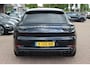 Porsche Cayenne Coupé 3.0 E-Hybrid / Trekhaak / Panoramadak / 360Camera / Head-up / Burmester / Softclose / Keyless / 21'' / Luchtvering / Nachtzicht / Carbon intr. / Sportdesign+Chrono / Stoelventilatie+Verwarming / Dodehoek