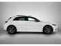 Mercedes-Benz A-klasse 250 e AMG Plug-In Hybride | Trekhaak | Panoramadak | Sfeerverlichting | Inclusief 24 maanden MB Certified garantie voor Europa.