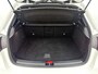 Mercedes-Benz A-klasse 250 e AMG Plug-In Hybride | Trekhaak | Panoramadak | Sfeerverlichting | Inclusief 24 maanden MB Certified garantie voor Europa.