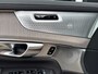 Volvo XC90 T8 Plug-in hybrid AWD Ultra Dark | Trekhaak | Luchtvering | Massage + Ventilatie | Audio High End | Gelaagde ruiten |