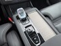 Volvo XC90 T8 Plug-in hybrid AWD Ultra Dark | Trekhaak | Luchtvering | Massage + Ventilatie | Audio High End | Gelaagde ruiten |