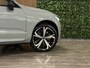 Volvo XC60 T8 AWD Recharge Plus Dark | 360° Camera | Stoelventilatie | 455pk | Adaptieve Cruise Control | Stoel en Stuurwielverwarming | Standkachel met Volvo On Call App | Full LED Meesturende koplampen | Pilot Assist | BLIS Dode Hoek Detectie | Google Infotainment | 21 Inch | Elektrische voorstoelen geheugen | Nappa Lederen bekleding | Zitting verlenging voorstoelen | Geïntegreerde kinderzitjes achterin | Elektrisch verstelbare zijwangen voorstoelen | Parkeersensoren voor+achter | Keyless Drive | Privacy Glass | Elektrisch bedienbare achterklep | DAB Radio | Apple Carplay/Android Auto | Draadloos telefoon opladen | Volvo On Call met mobiele App functie | Prachtige combinatie Vapour Grey Metallic met Blond Nappa Leder |