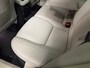 Volvo XC60 T8 AWD Recharge Plus Dark | 360° Camera | Stoelventilatie | 455pk | Adaptieve Cruise Control | Stoel en Stuurwielverwarming | Standkachel met Volvo On Call App | Full LED Meesturende koplampen | Pilot Assist | BLIS Dode Hoek Detectie | Google Infotainment | 21 Inch | Elektrische voorstoelen geheugen | Nappa Lederen bekleding | Zitting verlenging voorstoelen | Geïntegreerde kinderzitjes achterin | Elektrisch verstelbare zijwangen voorstoelen | Parkeersensoren voor+achter | Keyless Drive | Privacy Glass | Elektrisch bedienbare achterklep | DAB Radio | Apple Carplay/Android Auto | Draadloos telefoon opladen | Volvo On Call met mobiele App functie | Prachtige combinatie Vapour Grey Metallic met Blond Nappa Leder |
