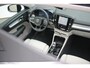 Volvo XC40 B4 Automaat Plus Dark | Panoramadak | Elektrisch Verstelbare Voorstoelen | Getint Glas Achter | Keyless | Elektrische Achterklep | Premium audio by Harman Kardon | Stoelverwarming | Stuurverwarming | Adaptieve Cruise Control | Pilot Assist | Dodehoek herkenning