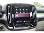 Volvo XC40 B4 Automaat Plus Dark | Panoramadak | Elektrisch Verstelbare Voorstoelen | Getint Glas Achter | Keyless | Elektrische Achterklep | Premium audio by Harman Kardon | Stoelverwarming | Stuurverwarming | Adaptieve Cruise Control | Pilot Assist | Dodehoek herkenning