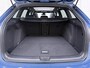 Volkswagen Golf Variant 1.5 eTSI R-Line | Pano Dak | Camera | Side Assist | ACC | Stuur-/Stoelverwarming | Sportstoelen | Spiegelpakket | 17'' |
