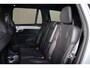 Volvo XC90 T8 Recharge AWD Ultra Black Ed. Exec. - Luchtvering - Panorama/schuifdak - IntelliSafe Assist & Surround - 360º Camera - Bowers & Wilkins audio - Verwarmde voorstoelen, stuur & achterbank - Parkeersensoren voor & achter - Elektr. bedienb. voorstoelen met geheugen - Geventileerde voorstoelen - Head up display - Draadloze tel. lader - Extra getint glas - Inklapbare trekhaak - 22' LMV