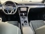 Volkswagen Passat Variant 1.5TSI/150PK Elegance DSG · Navigatie · Trekhaak · Camera + Parkeersensoren
