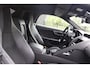 Jaguar F-Type P300 R-Dynamic | 20" CARBON INLEG VELGEN | LED KOPLAMPEN | SPORTUITLAAT | MERIDIDAN AUDIO | COLD CLIMATE PACK INCL. STUURVERWARMING EN VOORRUITVERWARMING INCL WARMTEWEREND GLAS