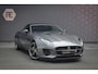 Jaguar F-Type P300 R-Dynamic | 20" CARBON INLEG VELGEN | LED KOPLAMPEN | SPORTUITLAAT | MERIDIDAN AUDIO | COLD CLIMATE PACK INCL. STUURVERWARMING EN VOORRUITVERWARMING INCL WARMTEWEREND GLAS