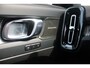 Volvo EX40 Single Motor Ext. Range Ultra Bl. Ed. Eur. 82 kWh | Panoramisch schuif-/kanteldak | Verwarmbare voorstoelen+stuurwiel | Premium audio by Harman Kardon | Warmtepomp | Adaptive cruise control | 360 graden camera | Power Seats incl. Memory