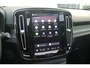 Volvo EX40 Single Motor Ext. Range Ultra Bl. Ed. Eur. 82 kWh | Panoramisch schuif-/kanteldak | Verwarmbare voorstoelen+stuurwiel | Premium audio by Harman Kardon | Warmtepomp | Adaptive cruise control | 360 graden camera | Power Seats incl. Memory