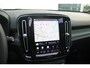 Volvo EX40 Single Motor Ext. Range Ultra Bl. Ed. Eur. 82 kWh | Panoramisch schuif-/kanteldak | Verwarmbare voorstoelen+stuurwiel | Premium audio by Harman Kardon | Warmtepomp | Adaptive cruise control | 360 graden camera | Power Seats incl. Memory