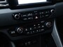 Kia Niro Hybrid 1.6 GDi Style Edition Sport (APPLE CARPLAY,NAVI,CAMERA,STOEL/STUUR VERWARMING,LED,GETINT,SPORTSTOELEN,LM VELGEN)