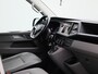 Volkswagen Transporter 2.0 TDI L2H1 204PK | Automaat | Trekhaak | Multifunctioneel Stuurwiel | Dubbele Schuifdeur | Navigatie | Parkeerhulp Voor + Achter | Cruise Control | LED-Koplampen | LED-Achterlichten | Achteruitrijcamera | Airco | DAB+ | Apple/Android Carplay |