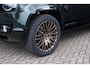 Land Rover Defender 110 P300e 110 X-Dynamic HSE | HNP € 135.005,- | Tailored Uniek! | BRITISCH RACING GREEN | Panoramadak