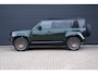 Land Rover Defender 110 P300e 110 X-Dynamic HSE | HNP € 135.005,- | Tailored Uniek! | BRITISCH RACING GREEN | Panoramadak