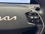 Kia EV6 GT-LINE 77.4 kWh 360 CAMERA NAVIGATIE ADAPTIVE CRUISE CONTROL HEAD-UP DISPLAY APPLE CARPLAY/ANDROID RIJSTROOKSENSOREN DODEHOEKSENSOREN ZEER MOOI !!