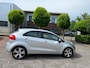 Kia Rio 1.4, 6 versn., Clima, Isofix, LM-velgen 17"& all-season banden, Parkeersensoren, Bluetooth, Stuurverwarming