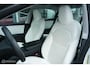 Tesla Model 3 Premium Long Range AWD 78 kWh Highland | Premium Interieur | 96% SOH | Full Self Driving comp. 4 | Stoelkoeling en verwarming | 360 camera | Stuurwielverw.