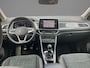 Volkswagen T-Roc 1.0 TSI Style · Panoramadak · Camera + Parkeersensoren · Trekhaak · Garantie t/m 25-08-2026 of 100000km.