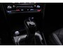 Volkswagen T-Roc R-Line 1.5 TSI 150pk DSG Automaat Panoramadak, Adaptive cruise control, Achteruitrijcamera, LED koplampen, App connect, Airco, DAB, Radio, Bluetooth