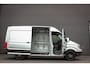Volkswagen Crafter 2.0 TDI L3H3 Highline LED / XENON / APPLE CARPLAY / NAVIGATIE / DSG / FULL BLACK / 140PK / AUTOMAAT / NEW MODEL
