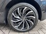 Volkswagen Golf 1.5 TSI Pano Acc Memory IQ Lights Massage 4 x stoelverwarming Stuurverwarming