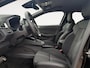 Renault Clio 1.6 E-Tech Hybrid 145 E-Tech Engineered | Navigatie | Camera | Dodehoek detectie | Getinte ramen achter | Parkeersensoren voor en achter | Apple Carplay / Android Auto |