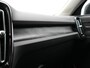 Volvo XC40 T5 Plus Dark PHEV 262pk Dealer O.H. | Adaptive Cruise | 360 Camera | Harman / Kardon | Lederen Sportstoelen Memory & Verwarmd | Keyless | Blis | Stuur Verwarmd | Apple Carplay | Navigatie | DAB | 19"L.M | Plug In Hybrid |