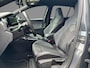 Volkswagen Golf 1.5 eTSI 130pk DSG R-Line · Apple/Android Car Play · P-Sensoren · Navigatie · Sfeerverlichting · 17 Inch · Garantie t/m 12-02-2028 of 100.000km