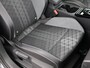 Volkswagen Golf 1.5 eTSI 130pk DSG R-Line · Apple/Android Car Play · P-Sensoren · Navigatie · Sfeerverlichting · 17 Inch · Garantie t/m 12-02-2028 of 100.000km