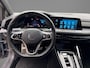 Volkswagen Golf 1.5 eTSI 130pk DSG R-Line · Apple/Android Car Play · P-Sensoren · Navigatie · Sfeerverlichting · 17 Inch · Garantie t/m 12-02-2028 of 100.000km