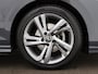 Volkswagen Golf 1.5 eTSI 130pk DSG R-Line · Apple/Android Car Play · P-Sensoren · Navigatie · Sfeerverlichting · 17 Inch · Garantie t/m 12-02-2028 of 100.000km